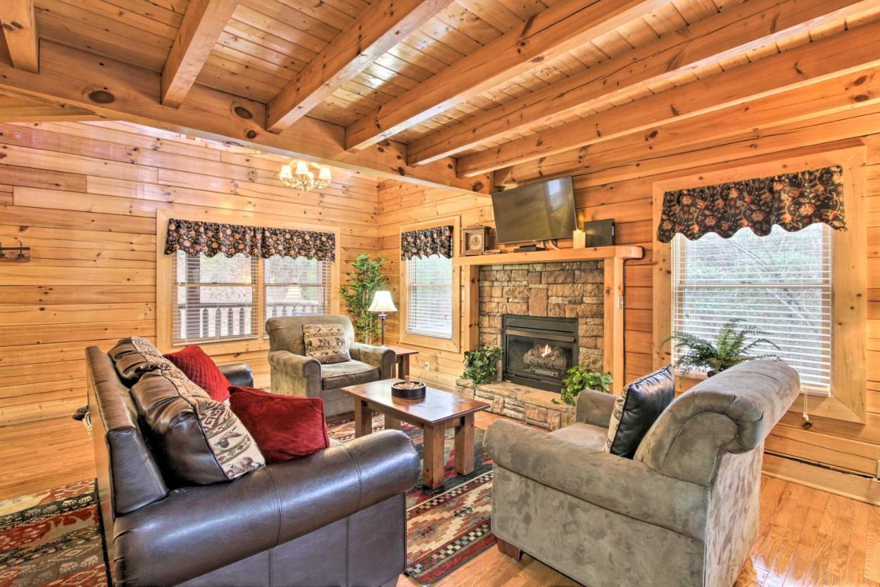 Cabin With Hot Tub About 2 Mi To Island In Pigeon Forge! Exterior foto